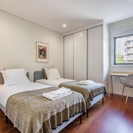 Nomads Lux - 2Bdr & Parking Flores Square Porto Exteriér fotografie