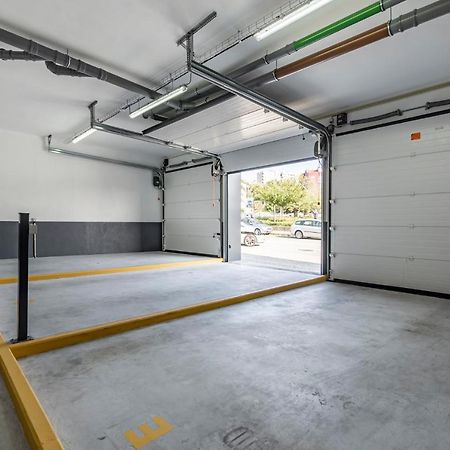 Nomads Lux - 2Bdr & Parking Flores Square Porto Exteriér fotografie