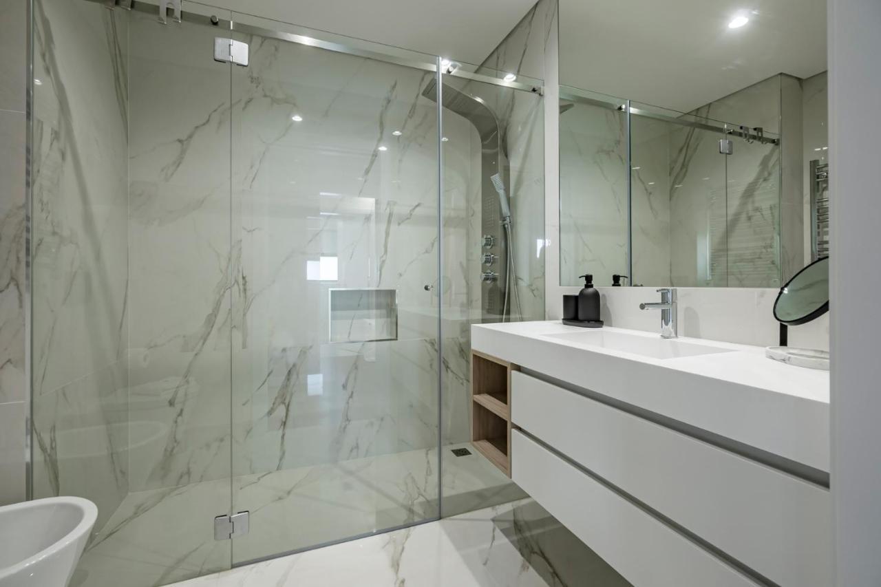 Nomads Lux - 2Bdr & Parking Flores Square Porto Exteriér fotografie