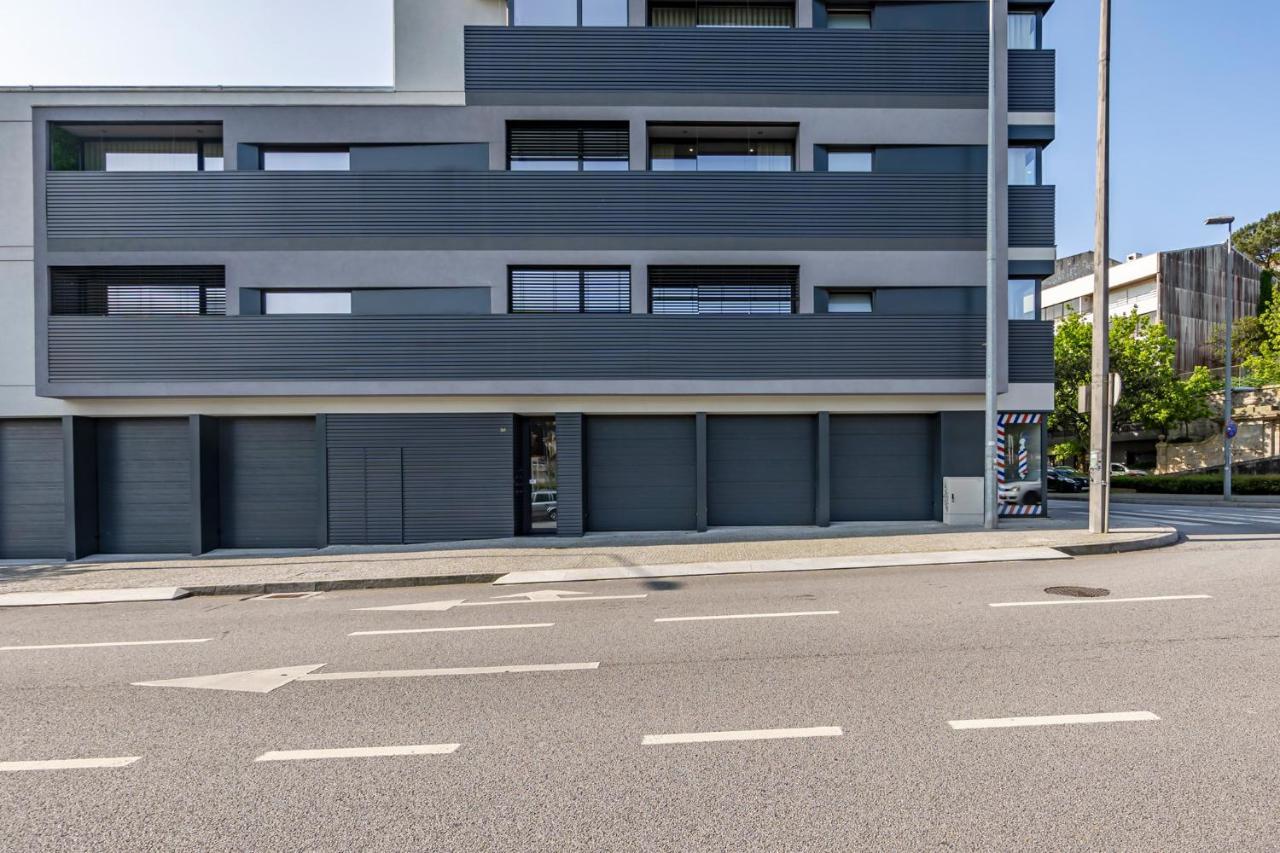 Nomads Lux - 2Bdr & Parking Flores Square Porto Exteriér fotografie